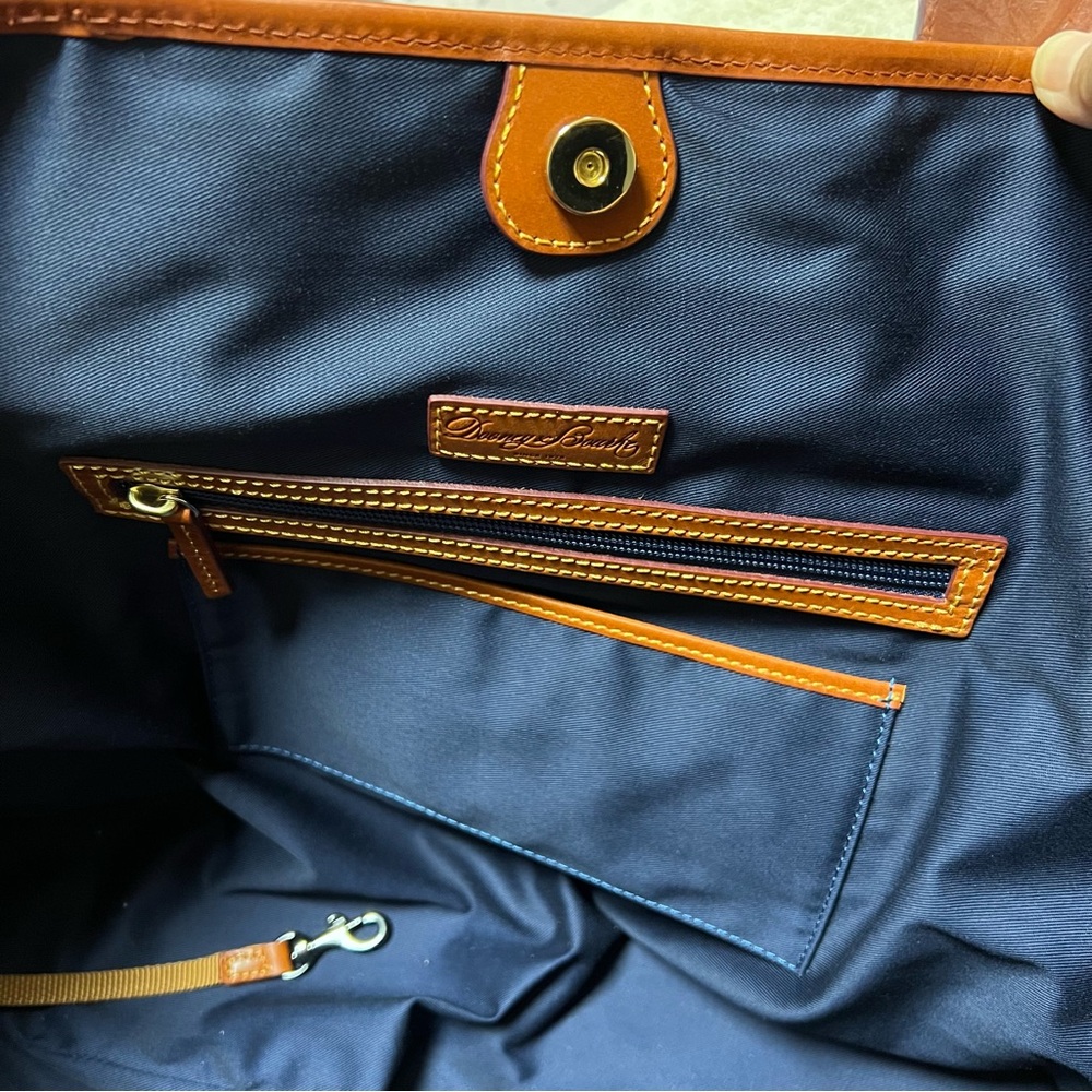 Dooney & Bourke MLB New York Yankees Picnic Tote NWT - Picture 7 of 15